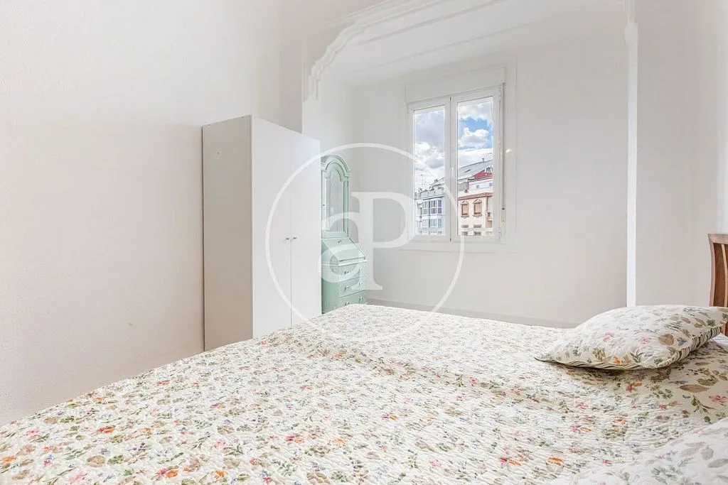 Camere da letto - Renovated Apartment with High Ceilings in Arrancapins
