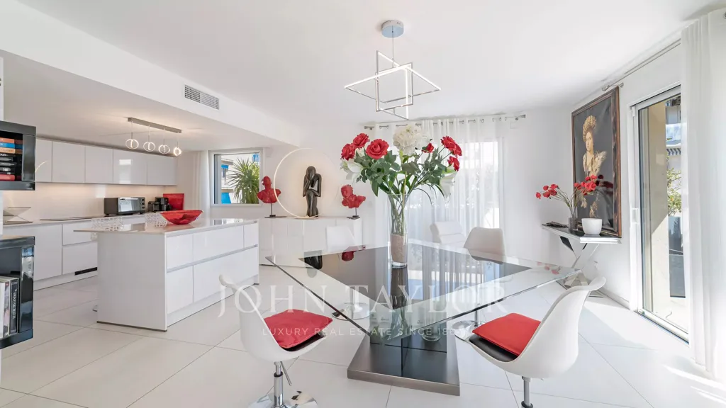 Salle à manger - Appartement 4 pièces à Cannes