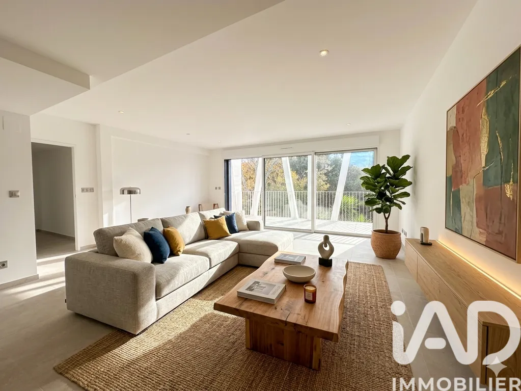 Living Room - Modern Apartment with Rooftop in La Grande-Motte