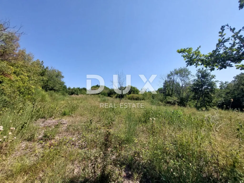 Jardin - Building Plot with Natural Surroundings in Istra, Labin