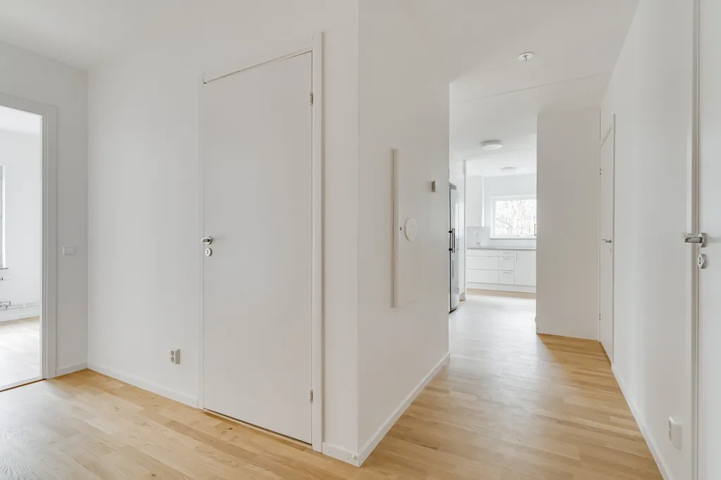 hallway_entrance