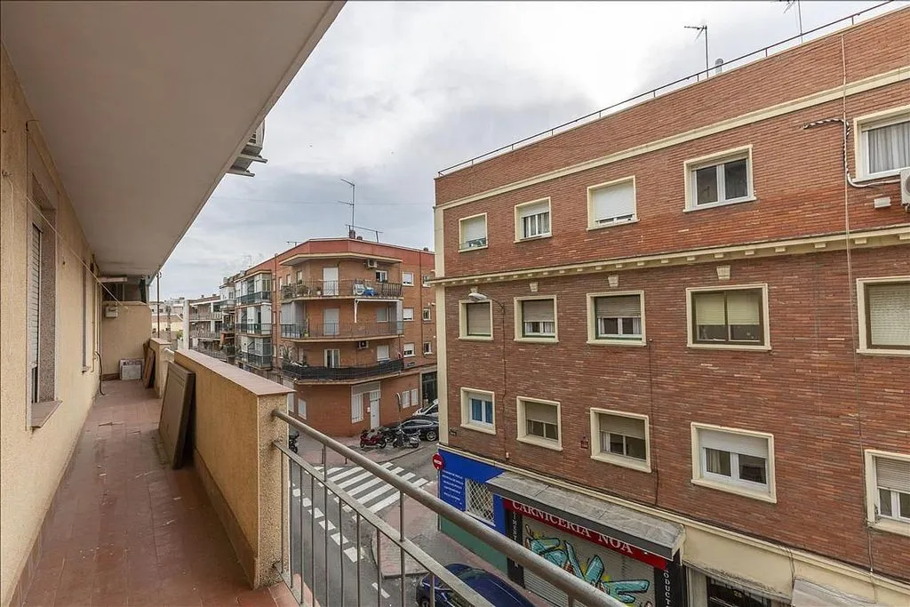 Balcon - 3-Bed Flat with Terrace in Carabanchel