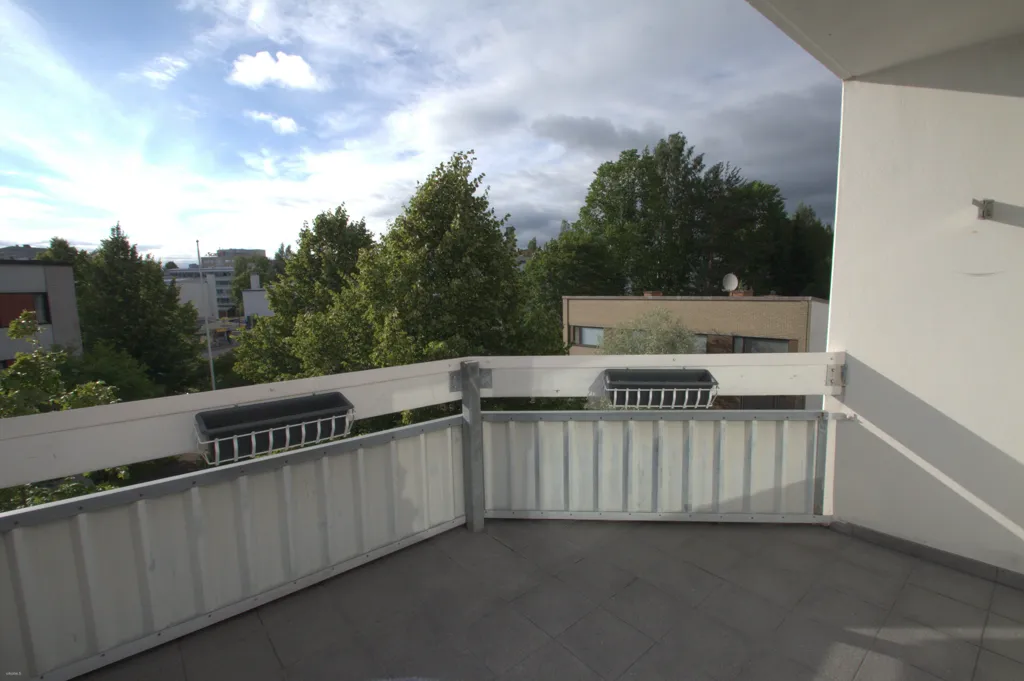 Balcon - Bright Penthouse with Balcony in Riihimäki