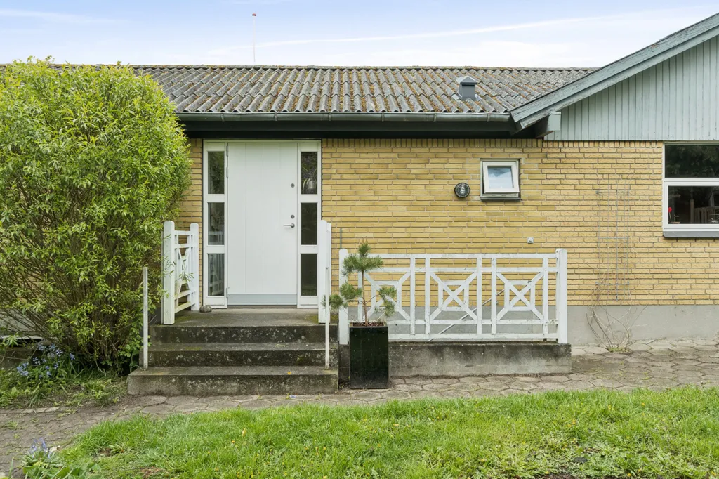 Välivaade - Villa with South-Facing Terrace in Næstved