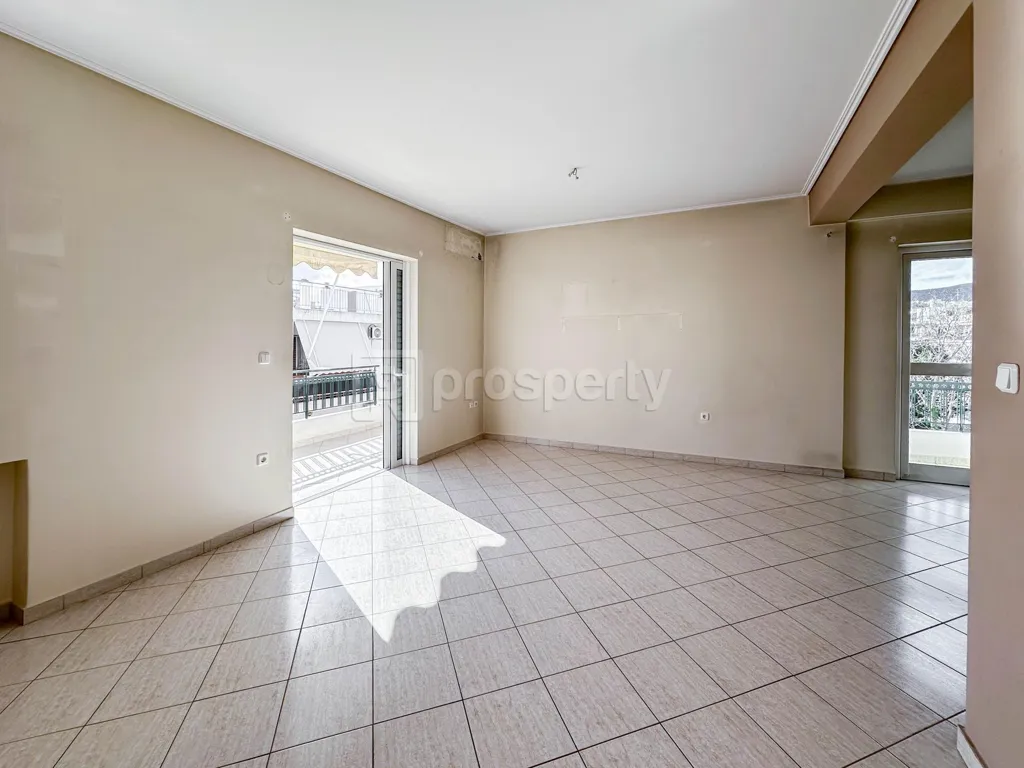Elutuba - Spacious Apartment with Large Balcony in Ilion