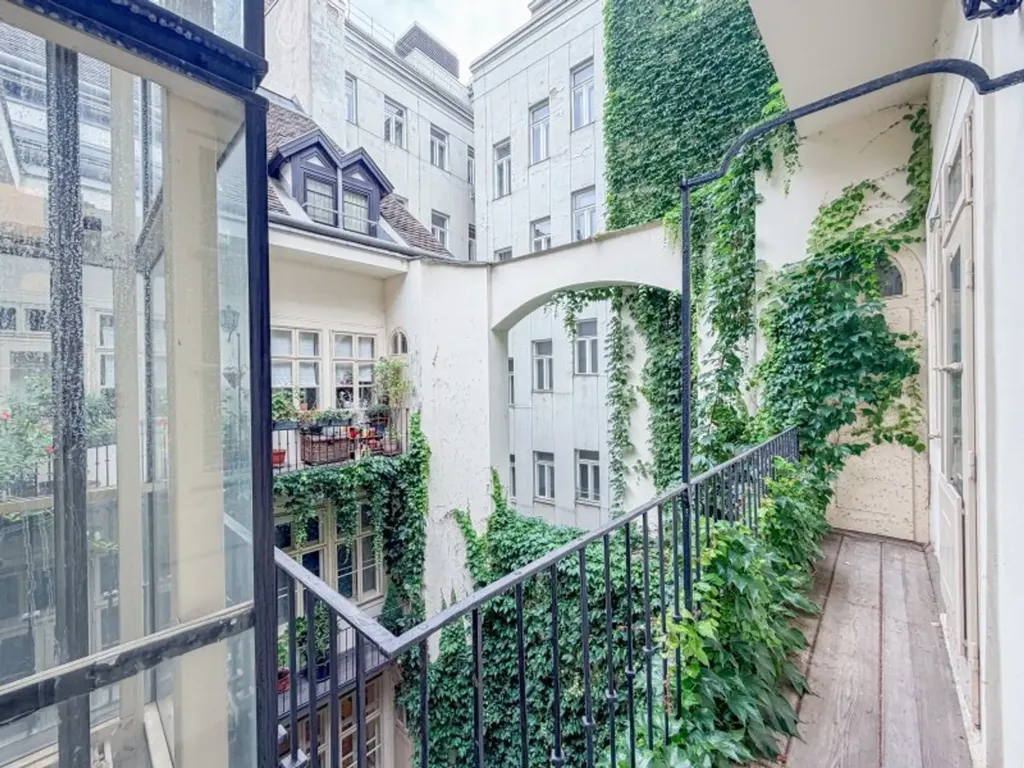 Rõdu - Historic Altbau Apartment in Vienna Centre