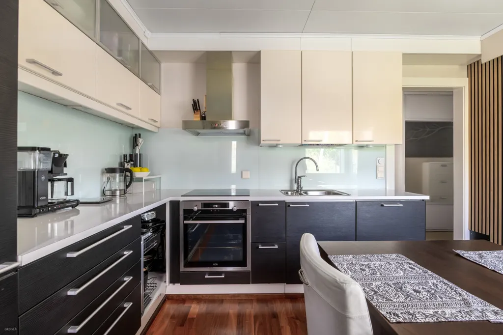 Cuisine - Modernised Apartment with Sauna in Leppävaara, Espoo