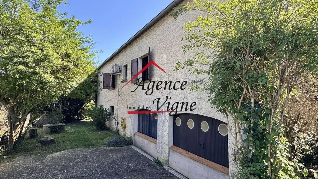 Extérieur - Villa Indépendante avec Piscine près du Centre-Ville