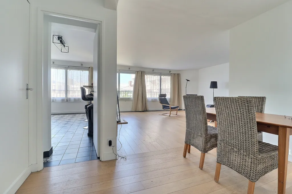 Dining Room - 3-Bedroom Apartment with View in Nanterre
