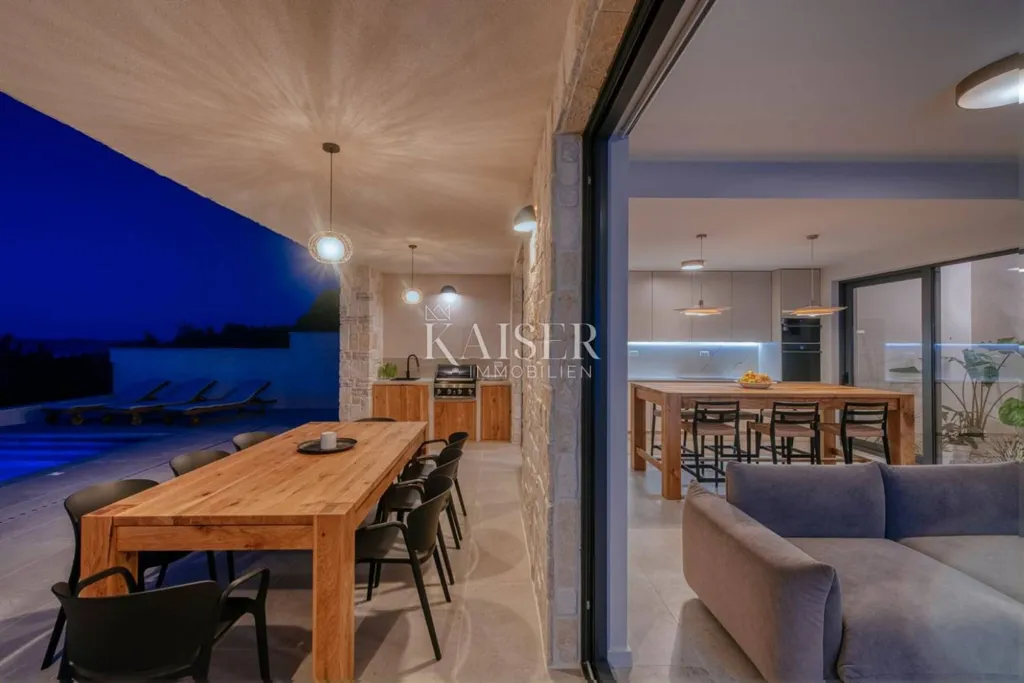 Terrace - Luxury Villa with Infinity Pool on Mali Iž