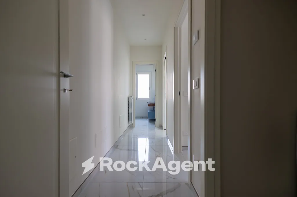 Entrée - Modernised Apartment with Balcony in Catanzaro