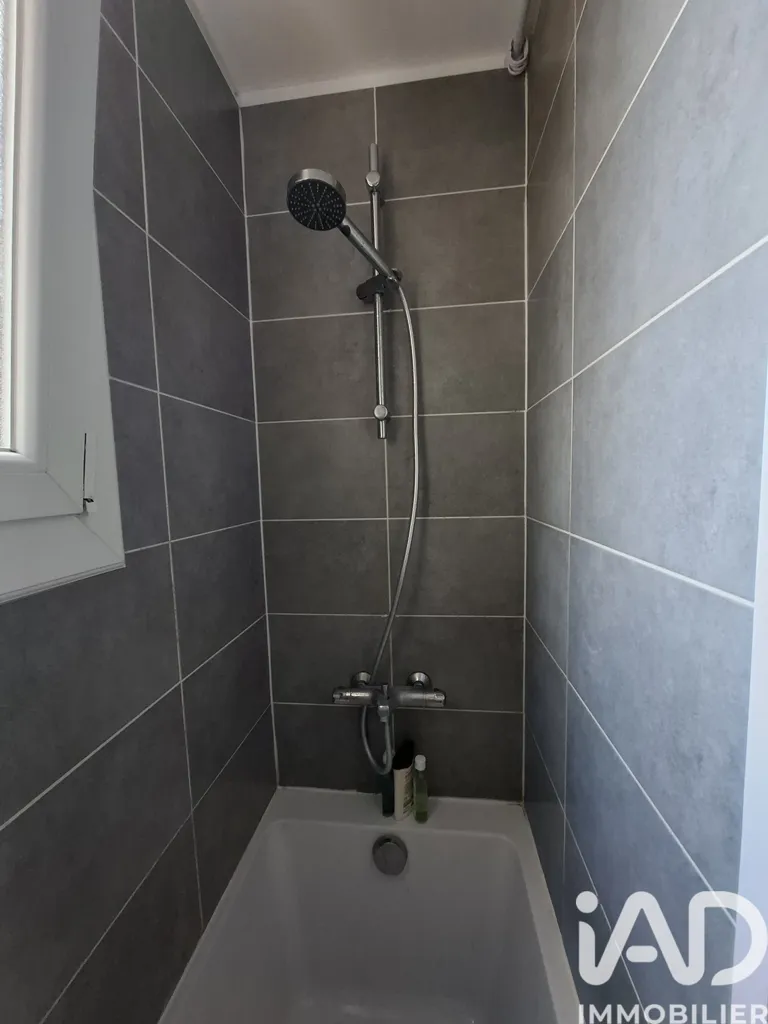 Salles de bain - Appartement T2 Rénové dans Résidence Calme à Beauvais