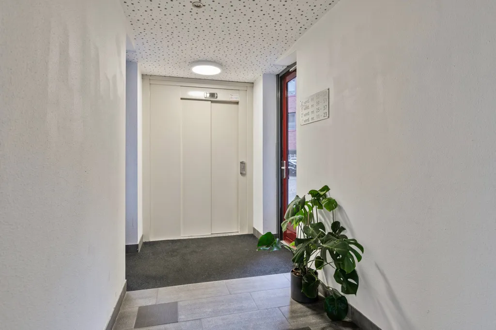 hallway_entrance