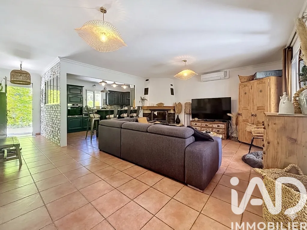 Séjour - Maison 4 Chambres avec Piscine à Signes