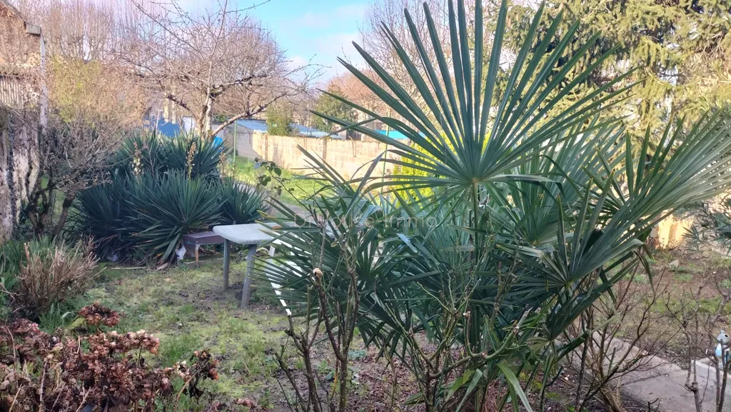 Garden - Town House with Garden in Les Ormes Centre
