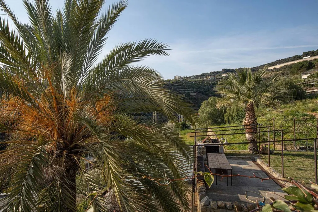 Aed - Luxury Villa with Infinity Pool in Bordighera