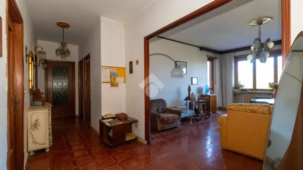 Ingresso - Spacious Apartment with Balcony in Rosta