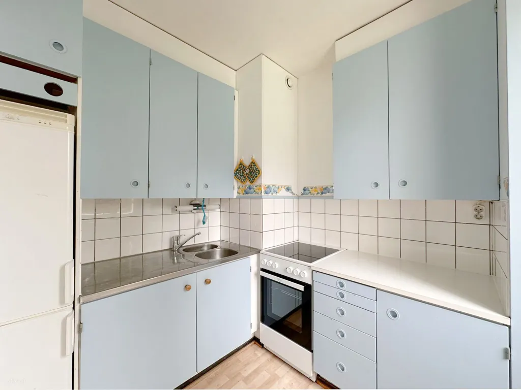 Cuisine - Bright Studio with Balcony in Laajalampi, Mikkeli