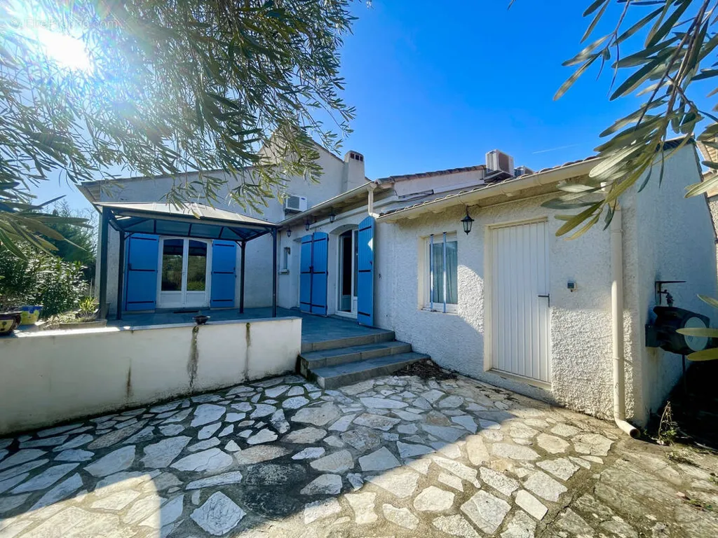 Extérieur - Villa avec Garage et Atelier à Clermont-l'Hérault