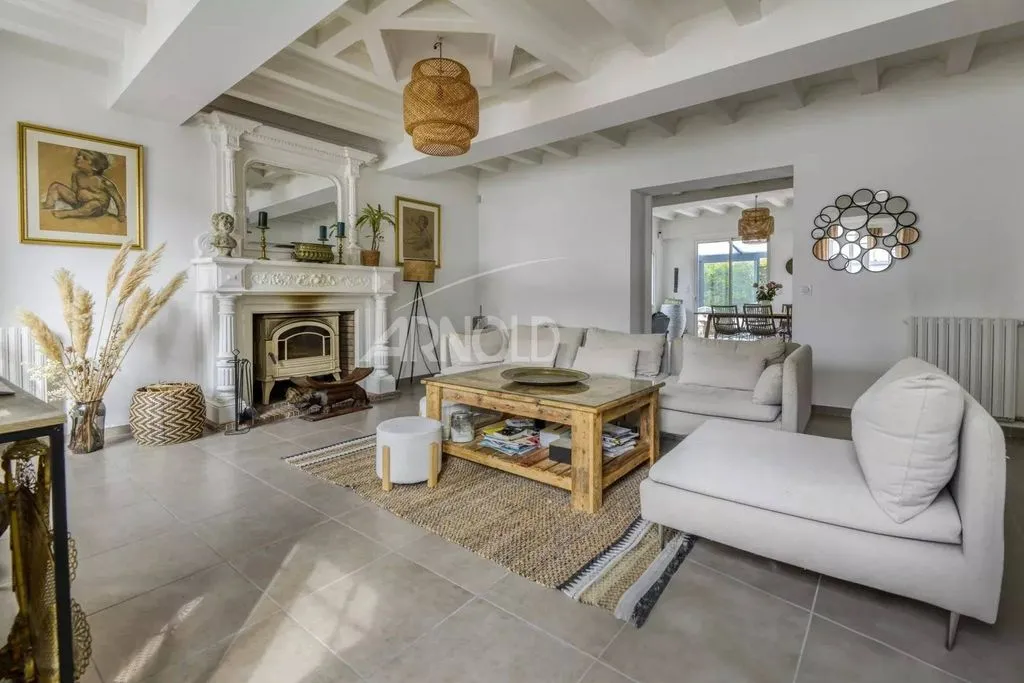 Living Room - Luxury House with Garden in Vertou