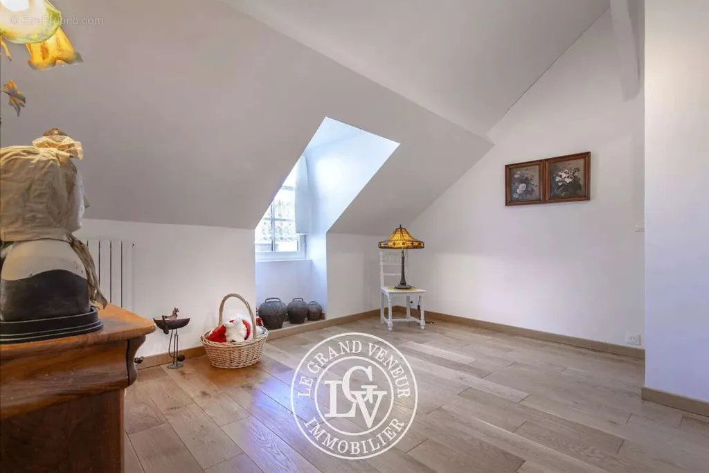 Pièces - Longère Rénovée avec Gîte Indépendant près de Fontainebleau