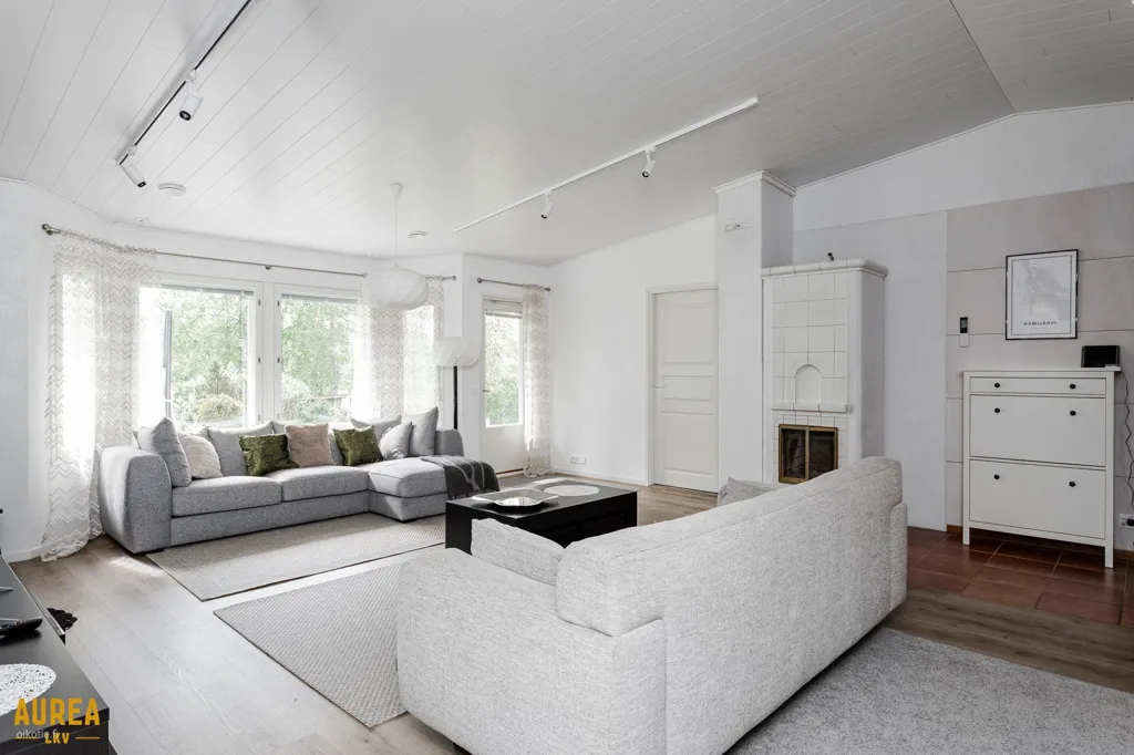 Soggiorno - Modernised Detached House with Garden in Ii