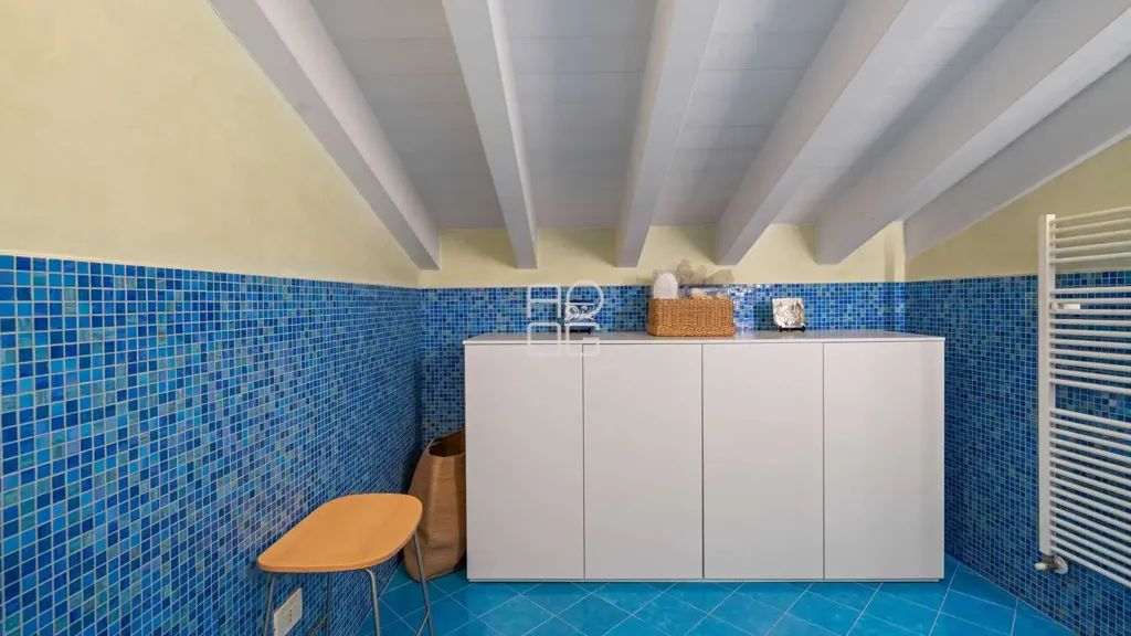 Bathrooms - Historic Palazzo Apartment in Lonato