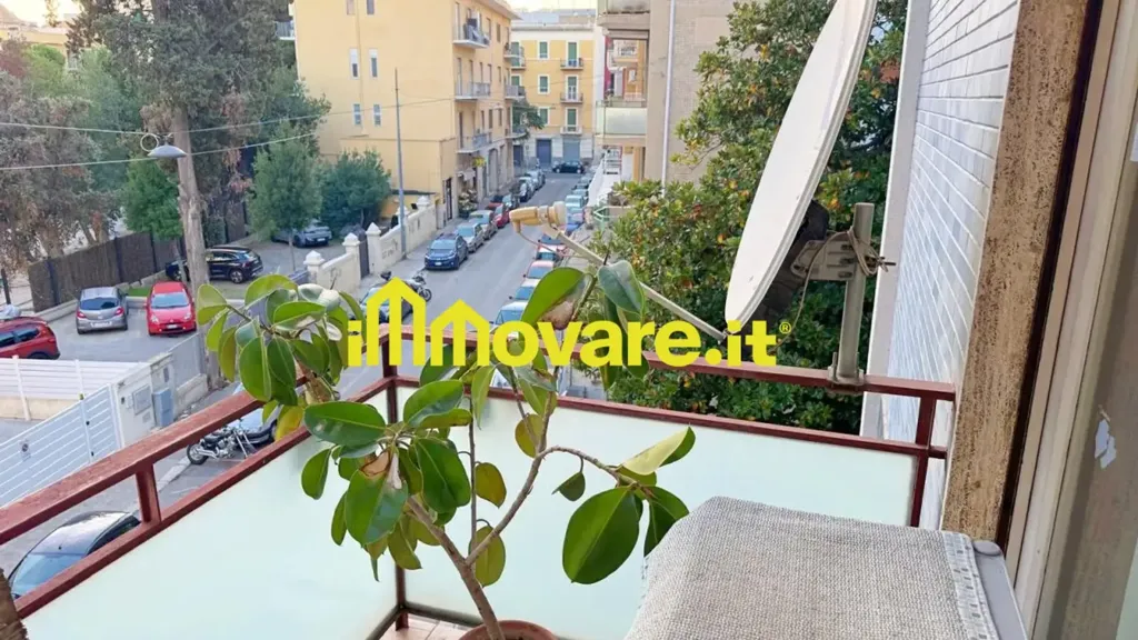 Balcon - Spacious Apartment with Triple Exposure in Bari