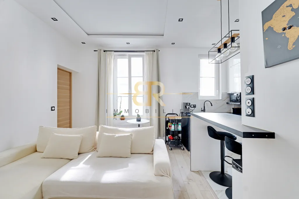 Séjour - T3 Rénové avec Hauteur sous Plafond à Colombes
