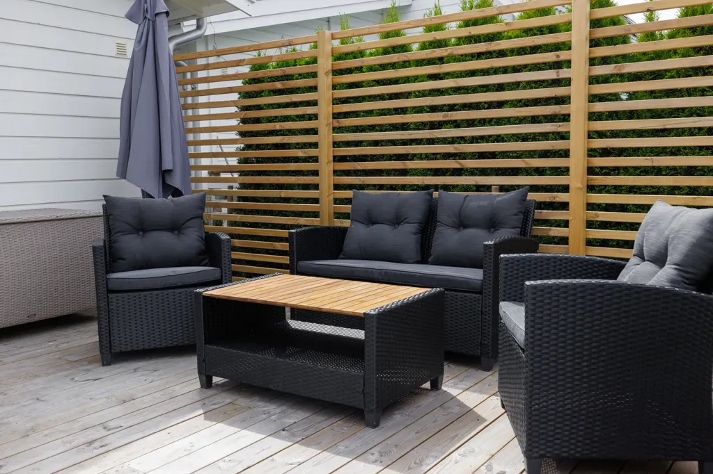 Terrasse - Modern Apartment with Balcony in Ekeby-Almby