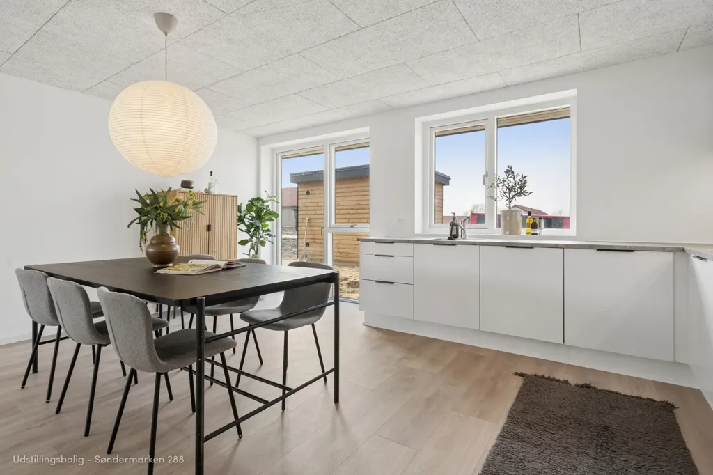 Söögituba - Contemporary House with Terrace in Tølløse