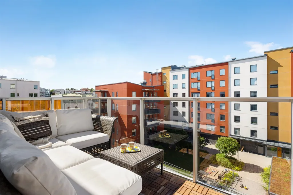Balcone - Terrace Flat with South-West Balcony in Sundbyberg