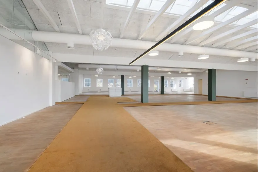 Toad - Office with Showroom in Horsens Harbour