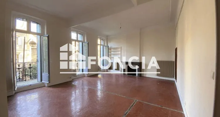 Pièces - Appartement de 5 Pièces avec Vue Parc à Aix-en-Provence