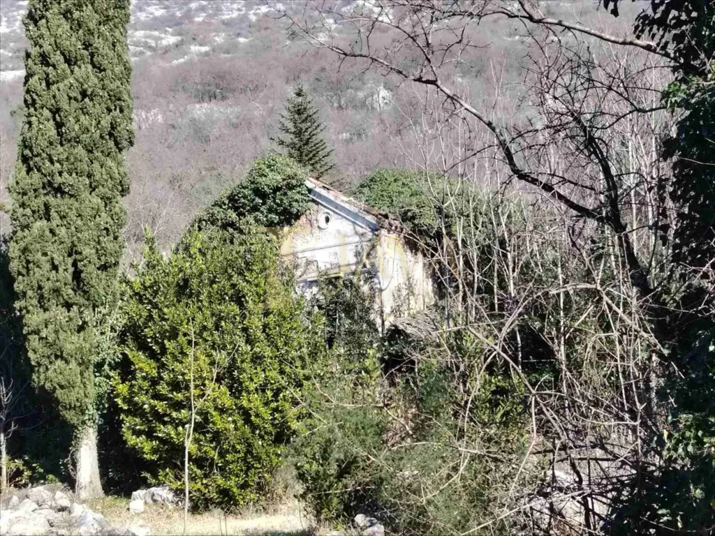 Välivaade - Two Stone Houses with Lake View in Tribalj