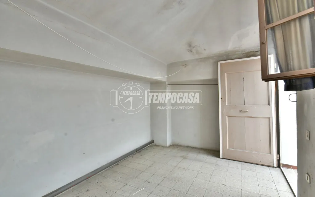 Stanze - 1960s Apartment with Balconies in Osimo