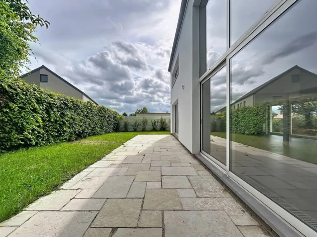 Garden - Architectural Villa with Garden in Tervuren