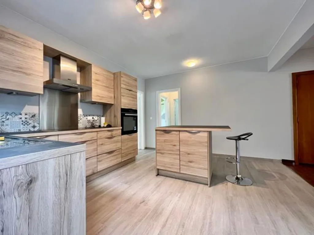 Cuisine - Appartement de rez-de-chaussée avec jardin à Stockel