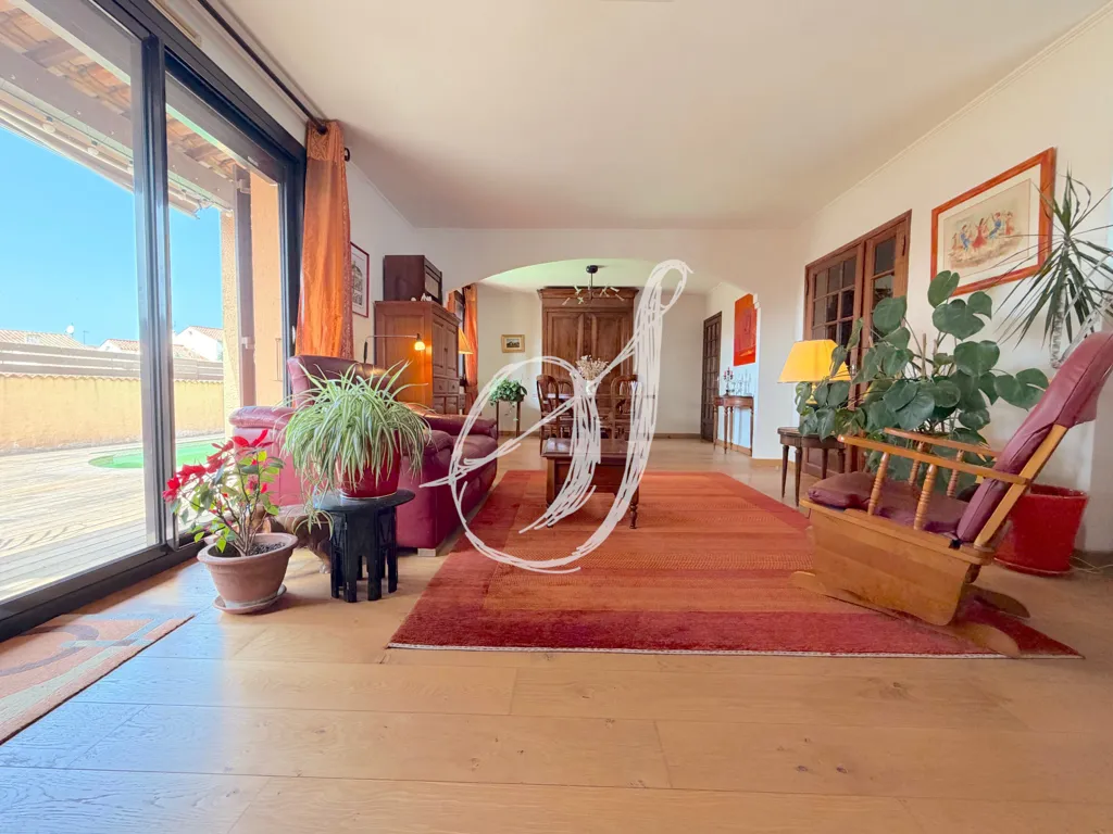Living Room - Villa with Pool and Garden in Lavérune