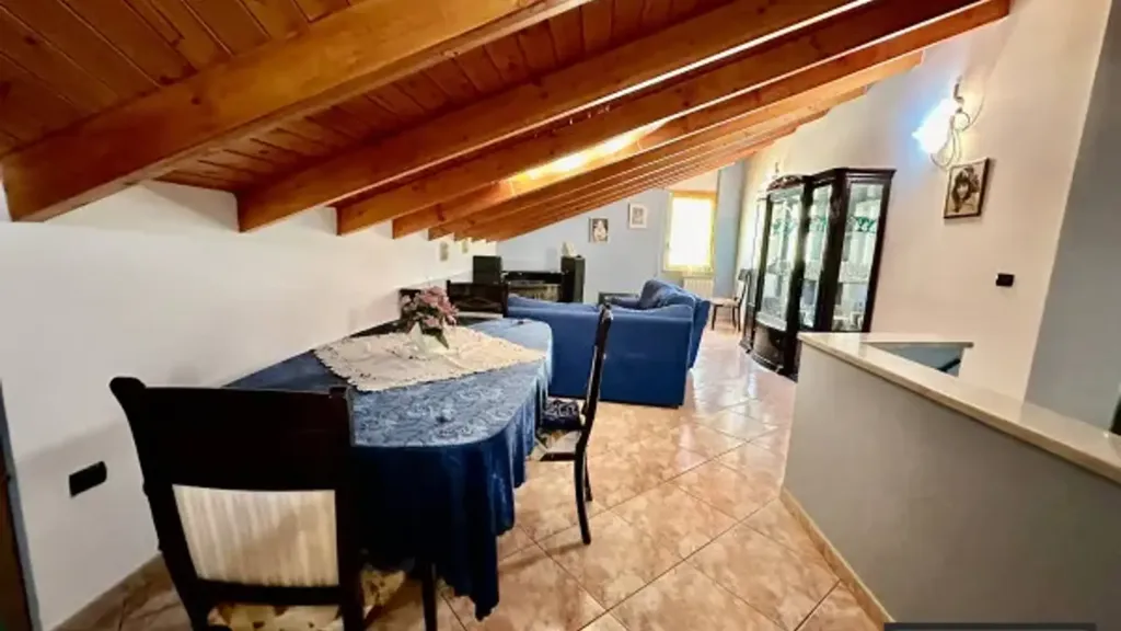 Söögituba - Terraced House with Office Space in Canicattì
