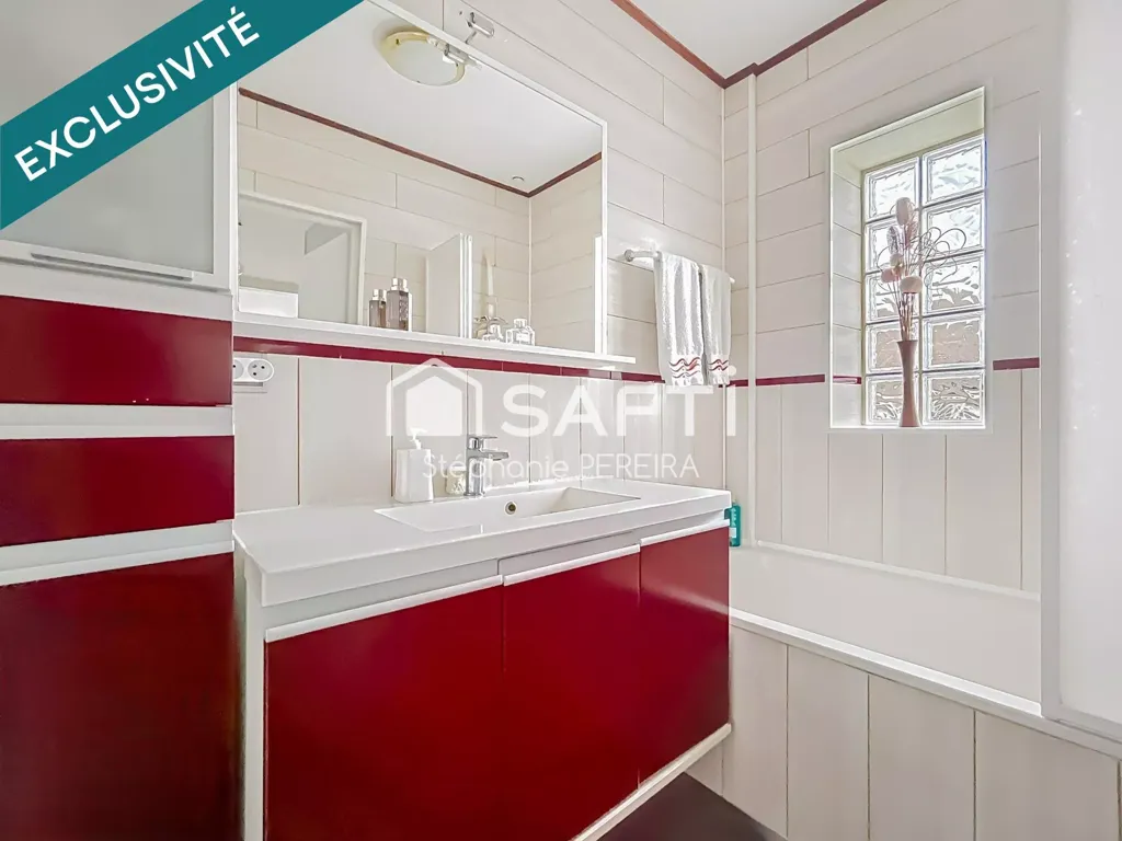 Bagni - House with Cinema Space in Town Centre