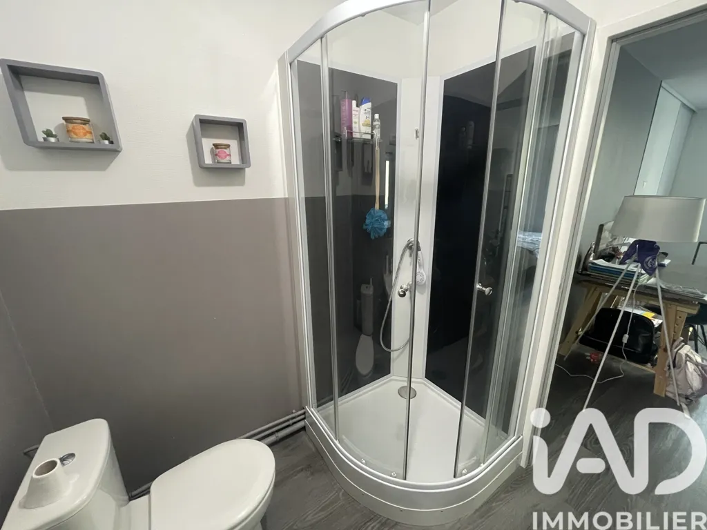 Bagni - Studio with Communal Amenities in Limoges Centre