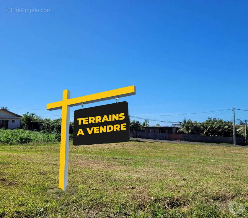 Garden - Plot with Sea View in Saint Pierre