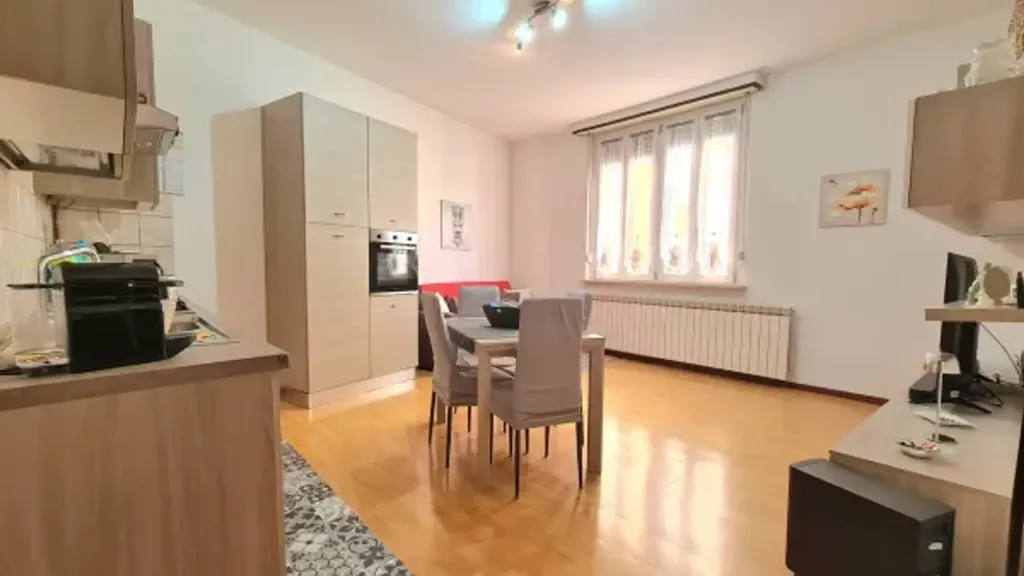 Cucina - Appartamento ristrutturato con balcone a Legnano