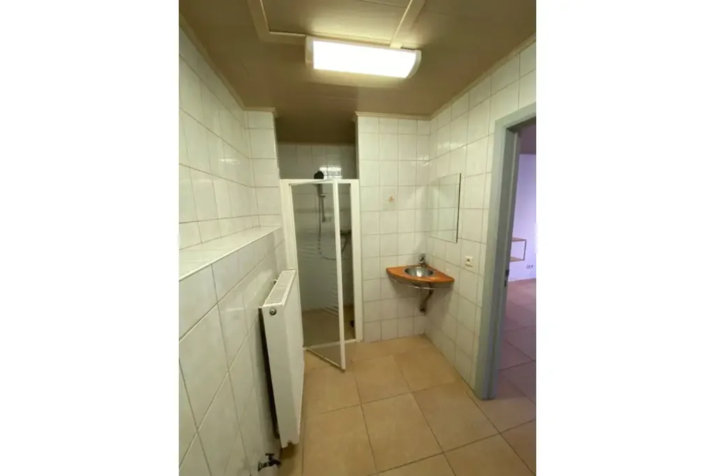 Salles de bain - Maison Plain-Pied avec Jardin à Bernissart