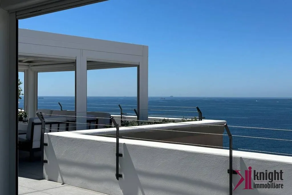 Terrasse - Luxury Apartment with Panoramic View in Pozzuoli