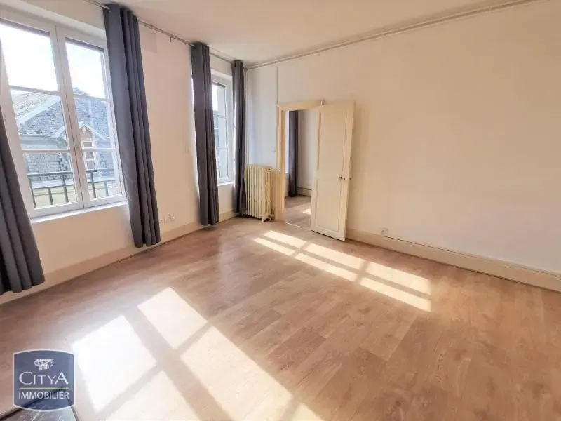 Pièces - Appartement T3 avec Garage au Centre de Laon