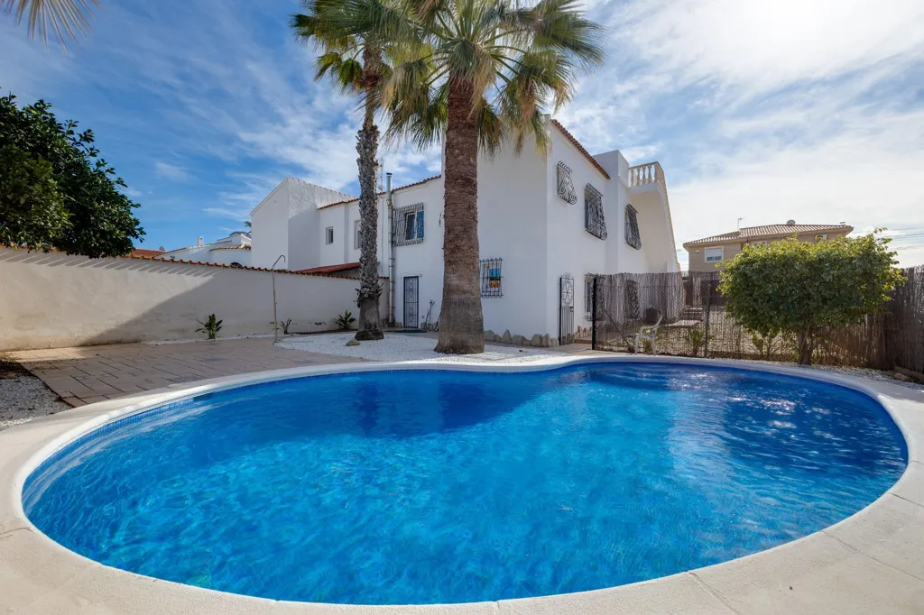 Pool - Chalet with Pool and Sea View in El Chaparral