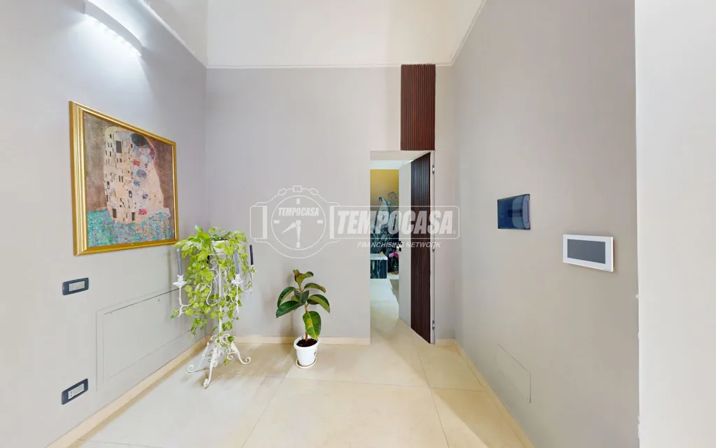 Esik - Duplex with Private Parking in Aversa