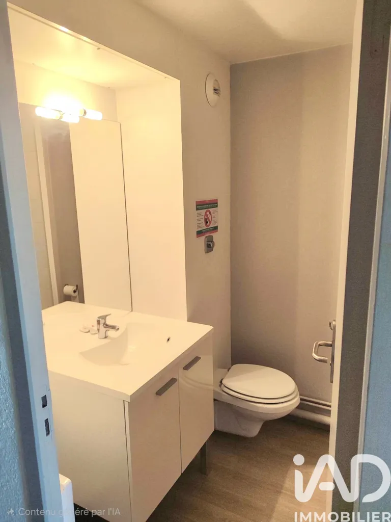 Salles de bain - Studio LMNP avec Ascenseur à Orléans